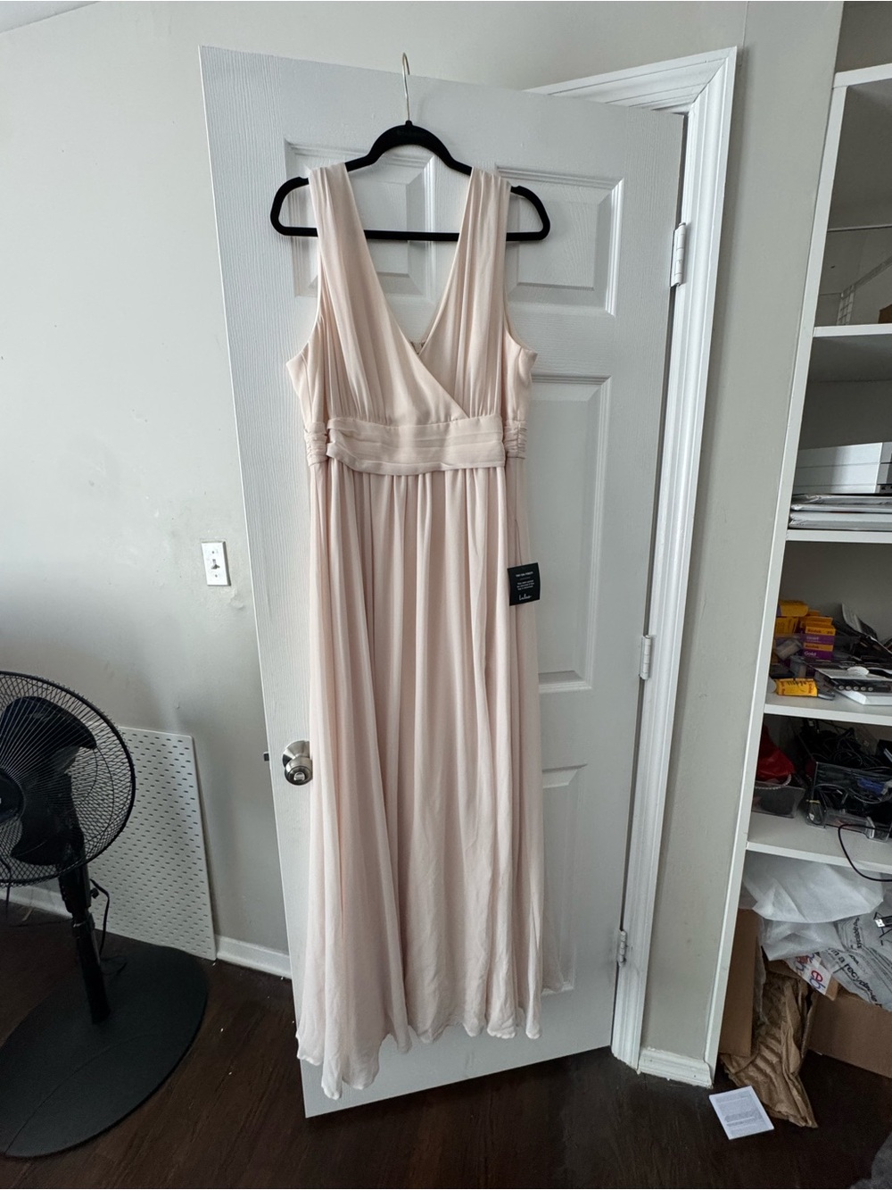 Lulu's Blush V-Neck Chiffon Maxi Dress